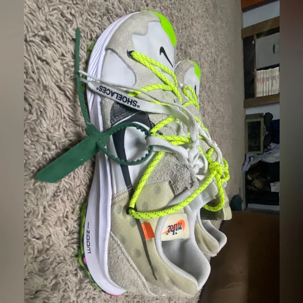 Nike Off White Kiger Terra Zoom. Size 13 in men’s and 14.5 in women’s - Picture 6 of 7